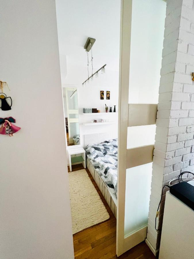 100m Od Plazy Apartment